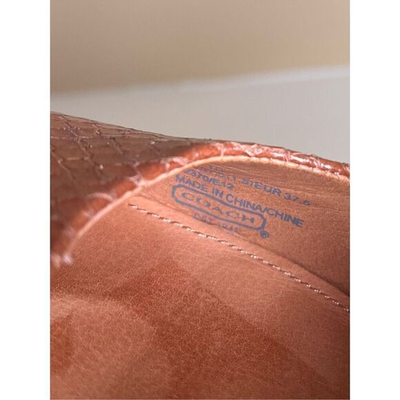 Coach Sue Snakeskin Brown Leather Pump Gold Hardware Detail Size EU 37.5 US 7 - Picture 8 of 10